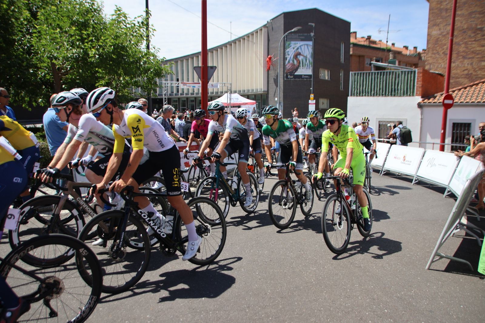 Salida II Vuelta Ciclista a Castilla y León Sub-23 y Élite