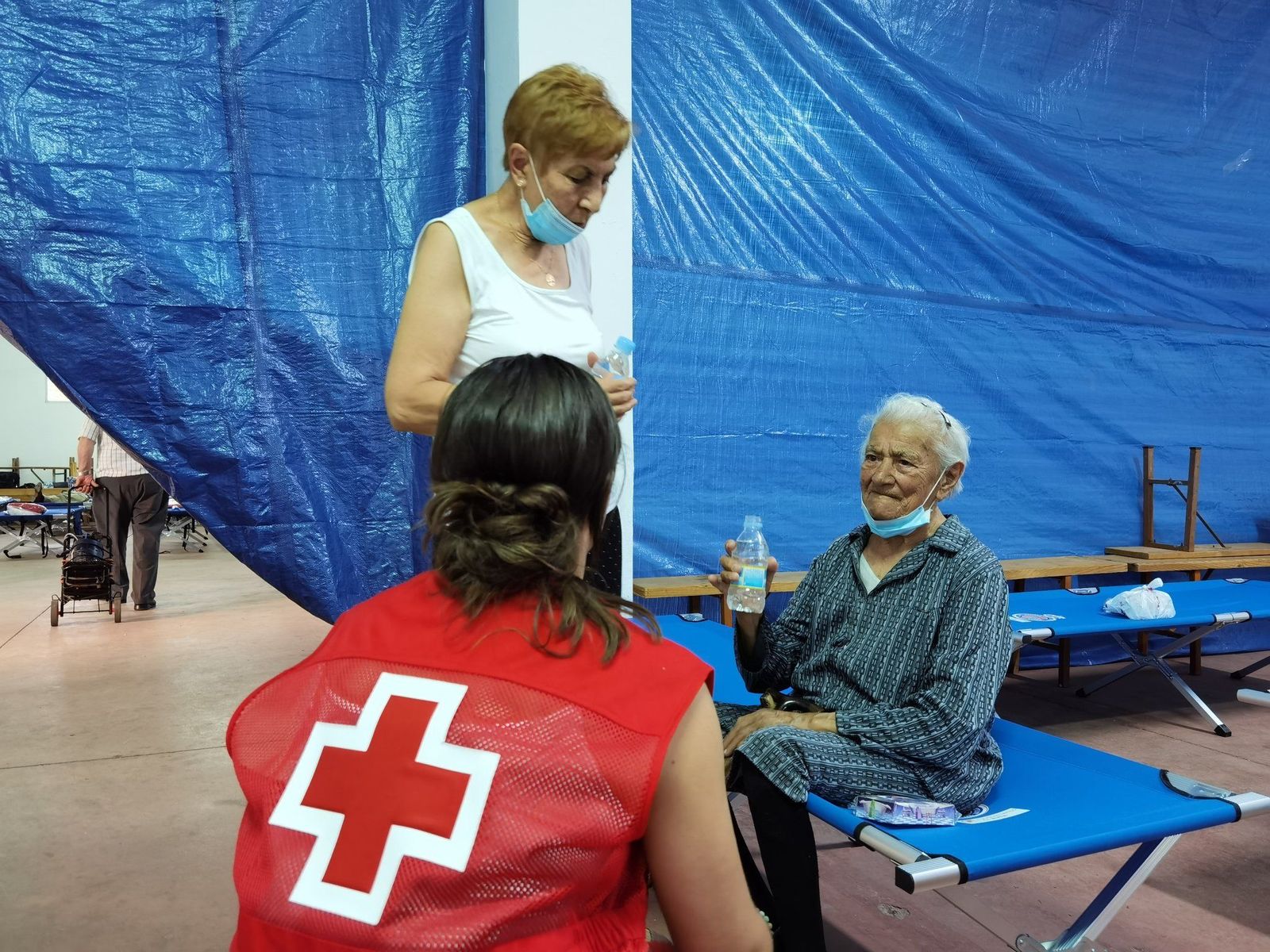 imagen-de-los-evacuados-por-cruz-roja