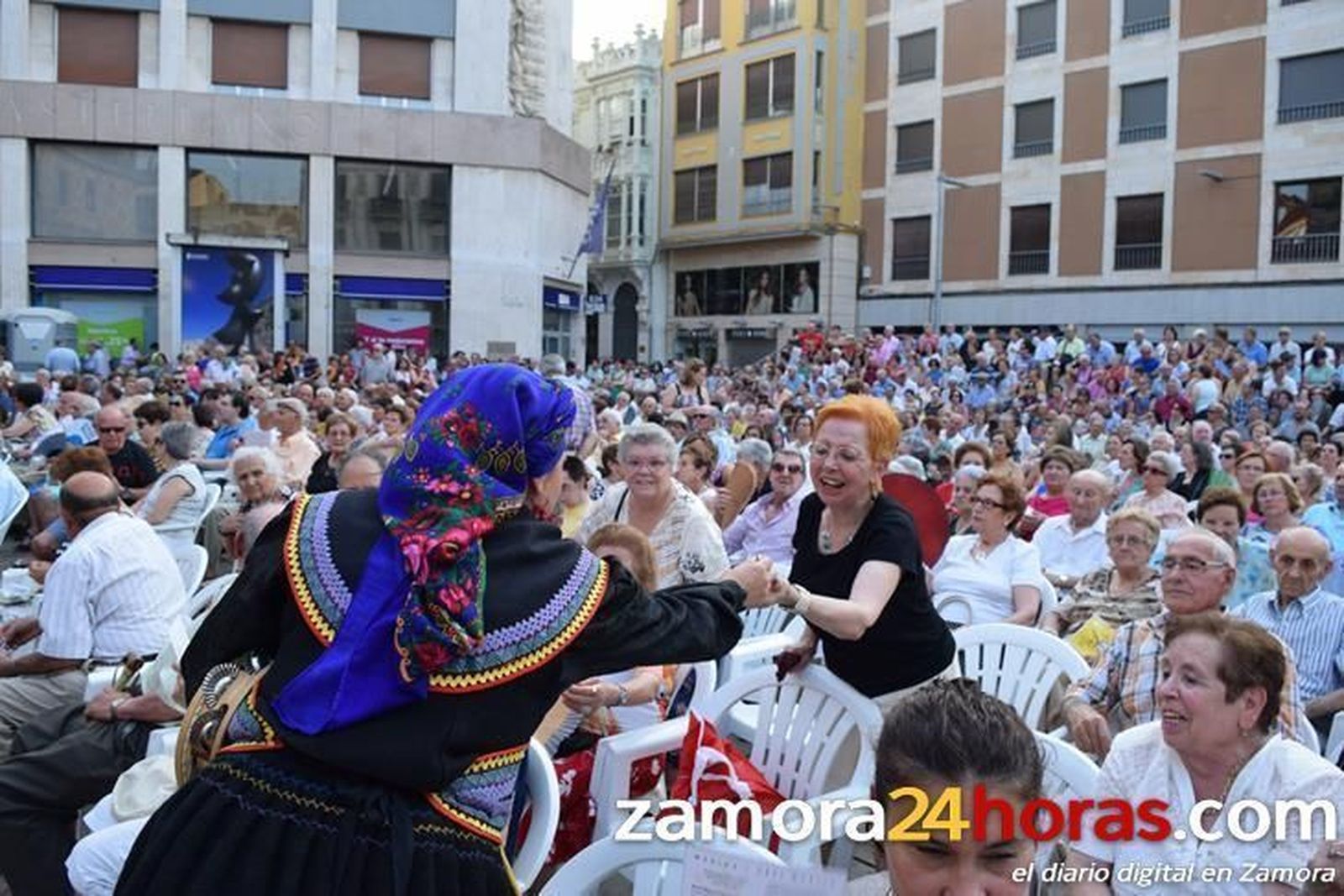 Últimas pinceladas de folklore