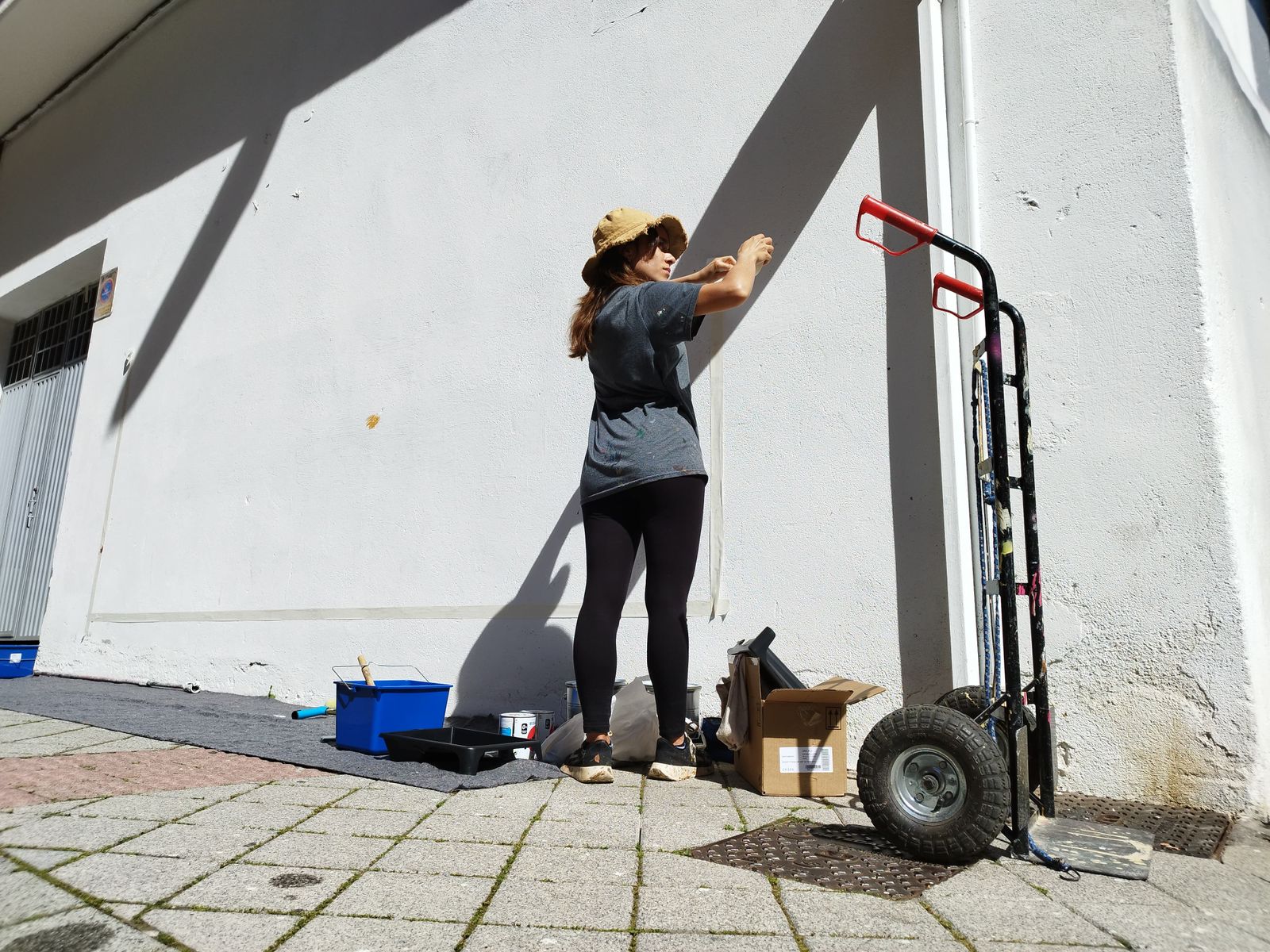 elisa-capdevila-artista-internacional-invitada-en-la-xiv-edicion-de-la-galeria-urbana-barrio-del-oeste-2