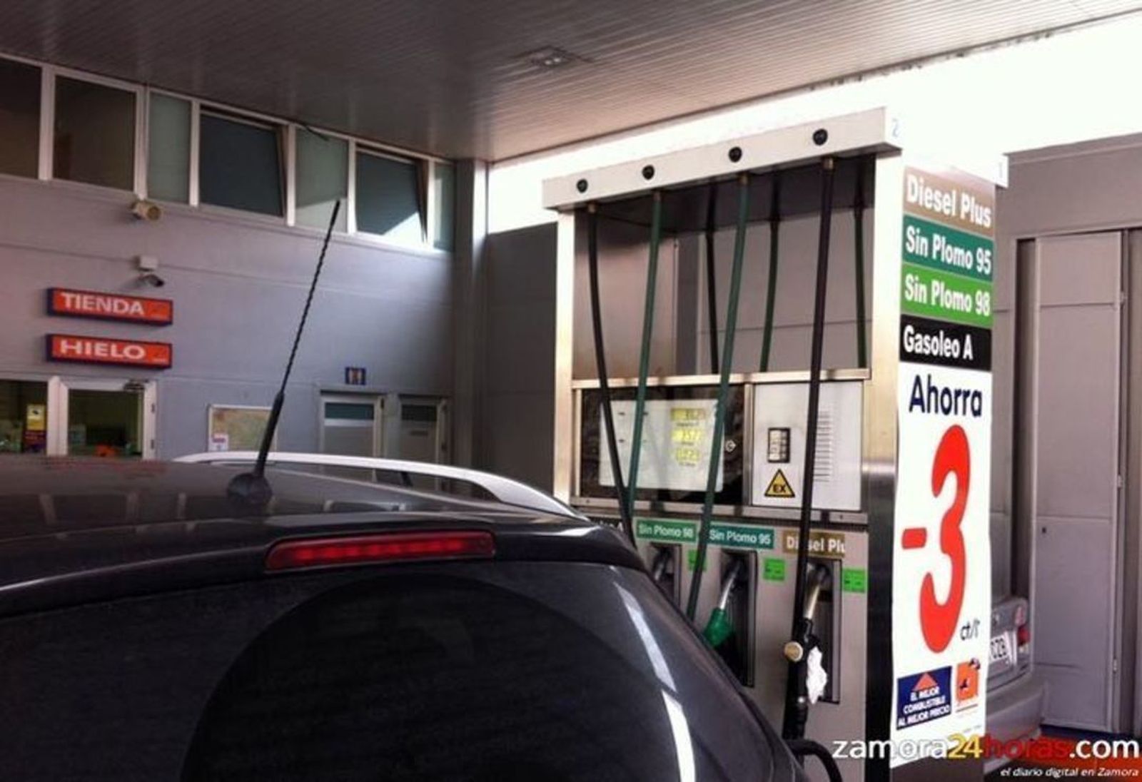 El precio de los carburantes vuelve a subir en vísperas del macropuente El precio de los carburantes vuelve a subir en vísperas del macropuente