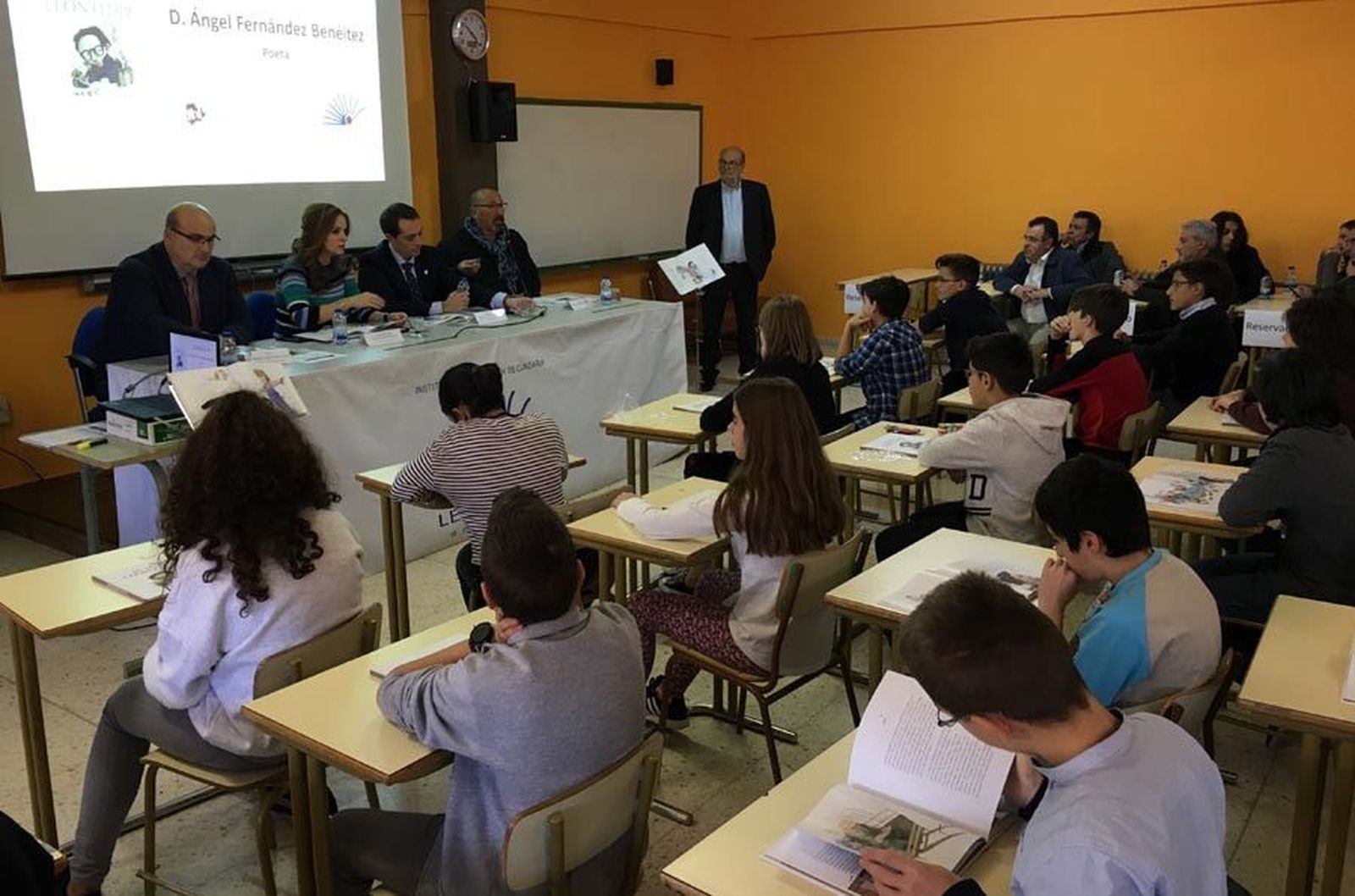 Foto1PresentacindellibroMiprimerLenFelipe