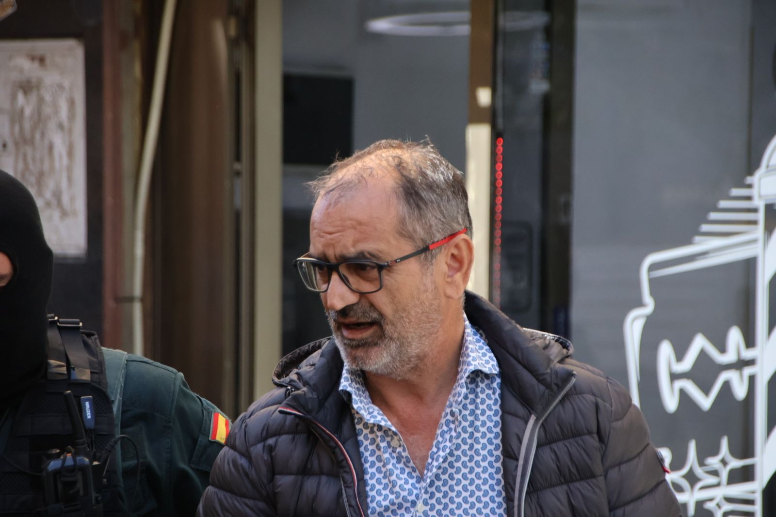 Detención del exalcalde de Trabanca en una redada de la Guardia Civil en la calle Alfonso de Castro