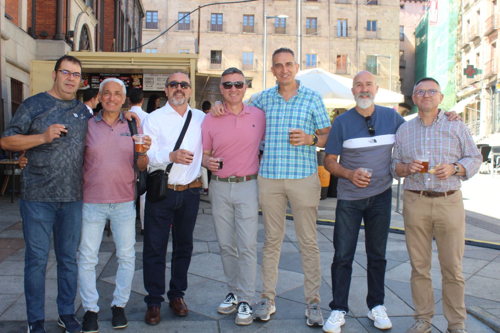 Ambiente en la Feria de Día en el mediodía de este jueves
