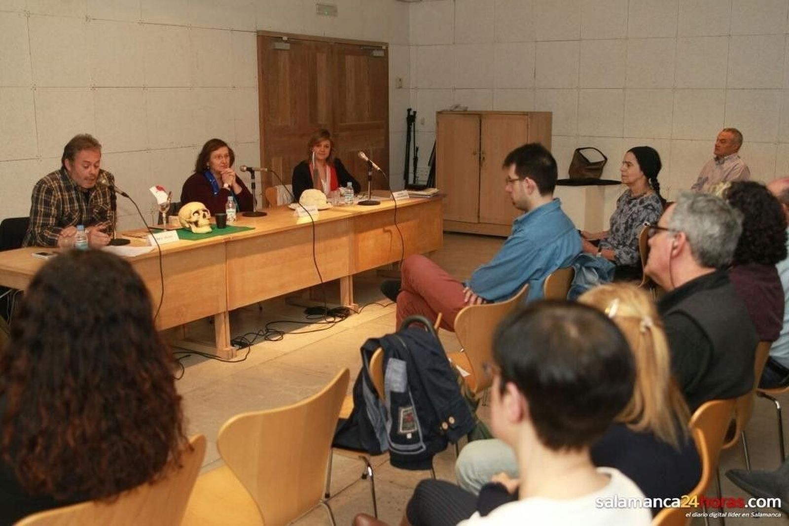 Presentación de 'La muerte juega a los dados'