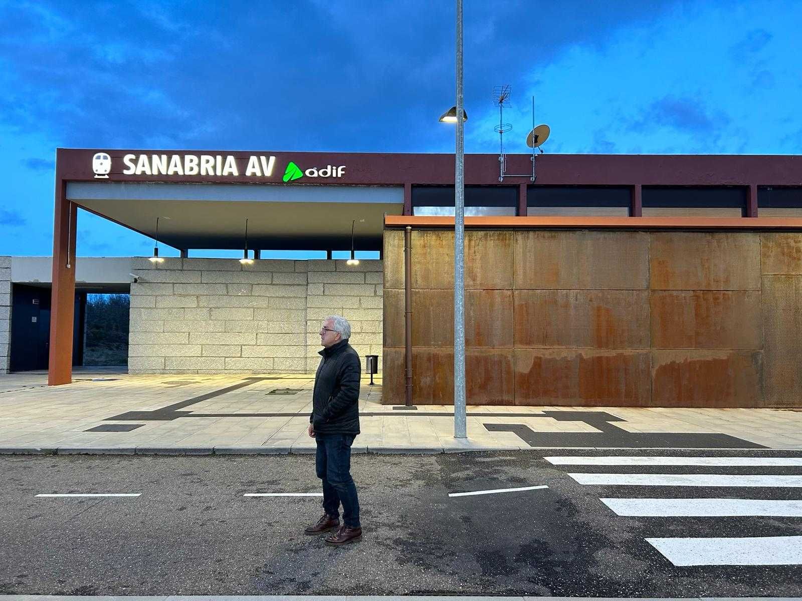José Fernández Blanco en la estación de Sanabria. Archivo