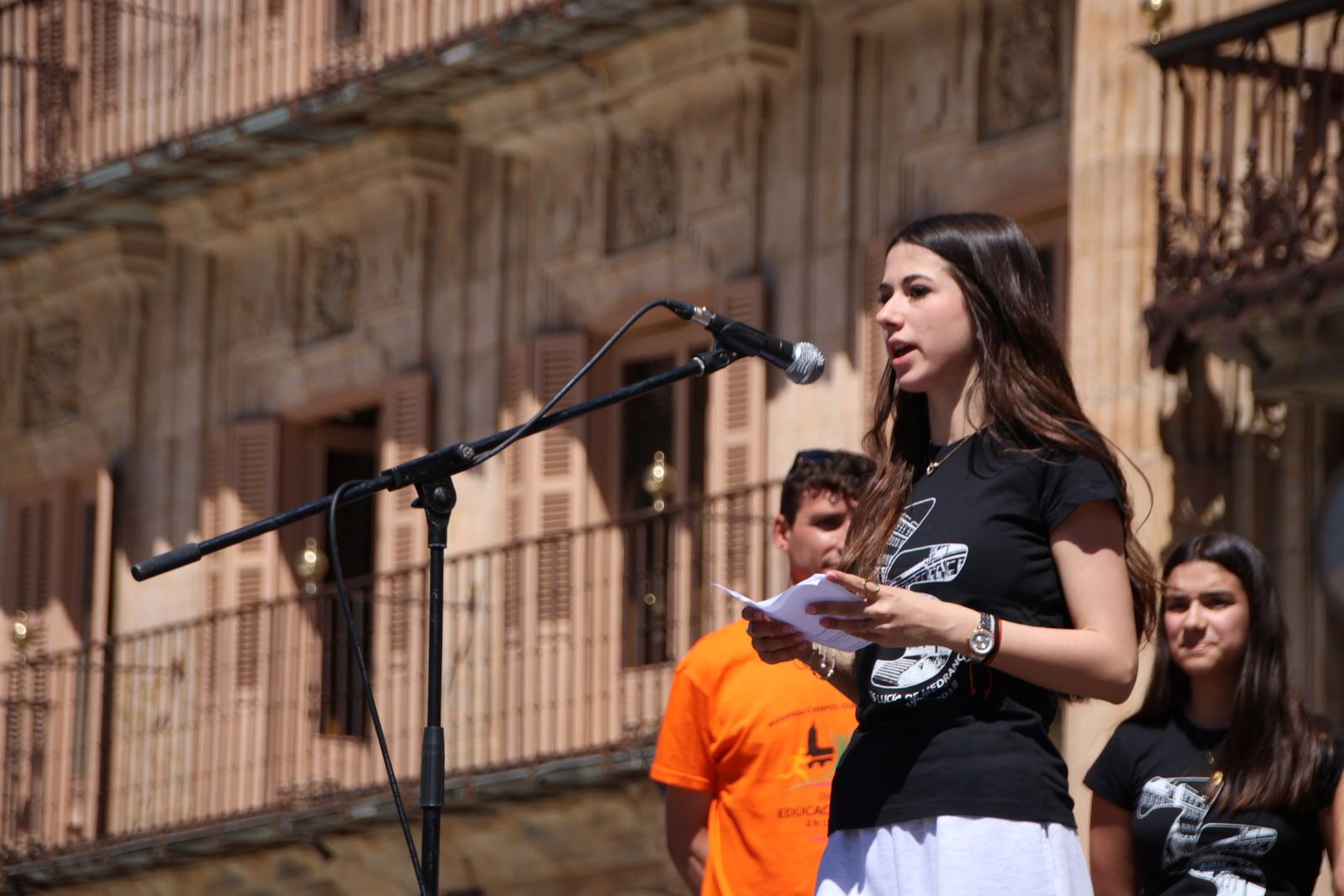 El alcalde de Salamanca, Carlos García Carbayo, participa en el Día de la Educación Física en la calle