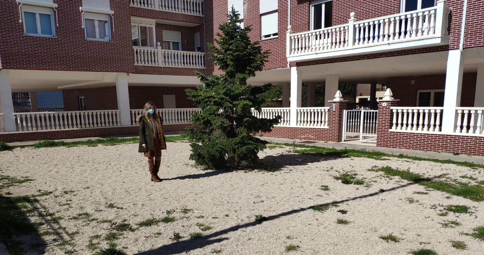 Parterre en esta zona de la calle Julián Sánchez el Charro