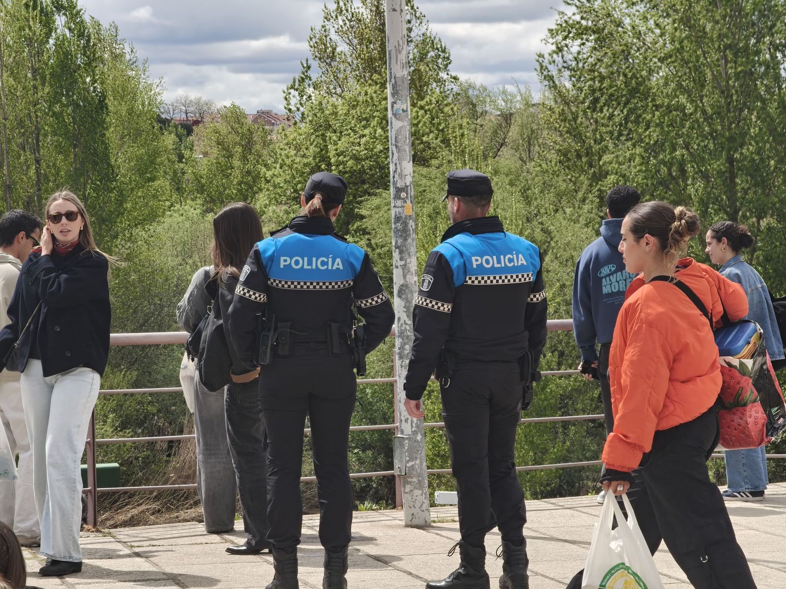 Un multitudinario Lunes de Aguas en Salamanca llena la ribera del Tormes