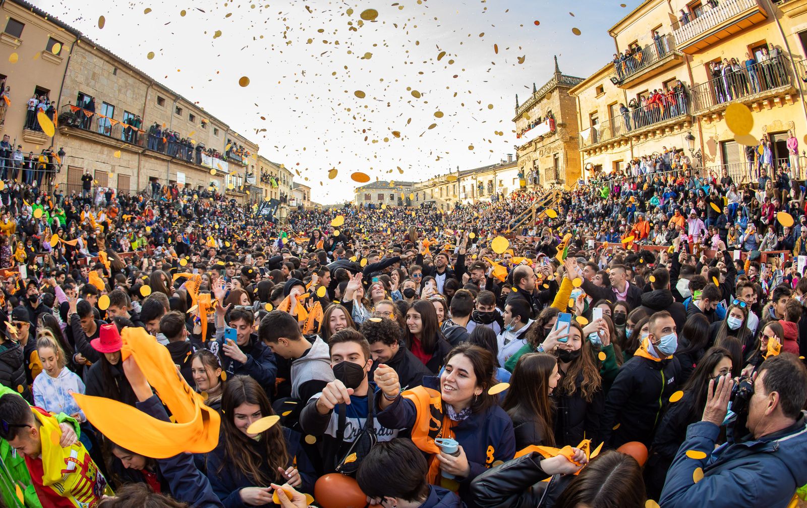 "Campanazo" en el Carnaval del Toro de Ciudad Rodrigo. FOTO ICAL