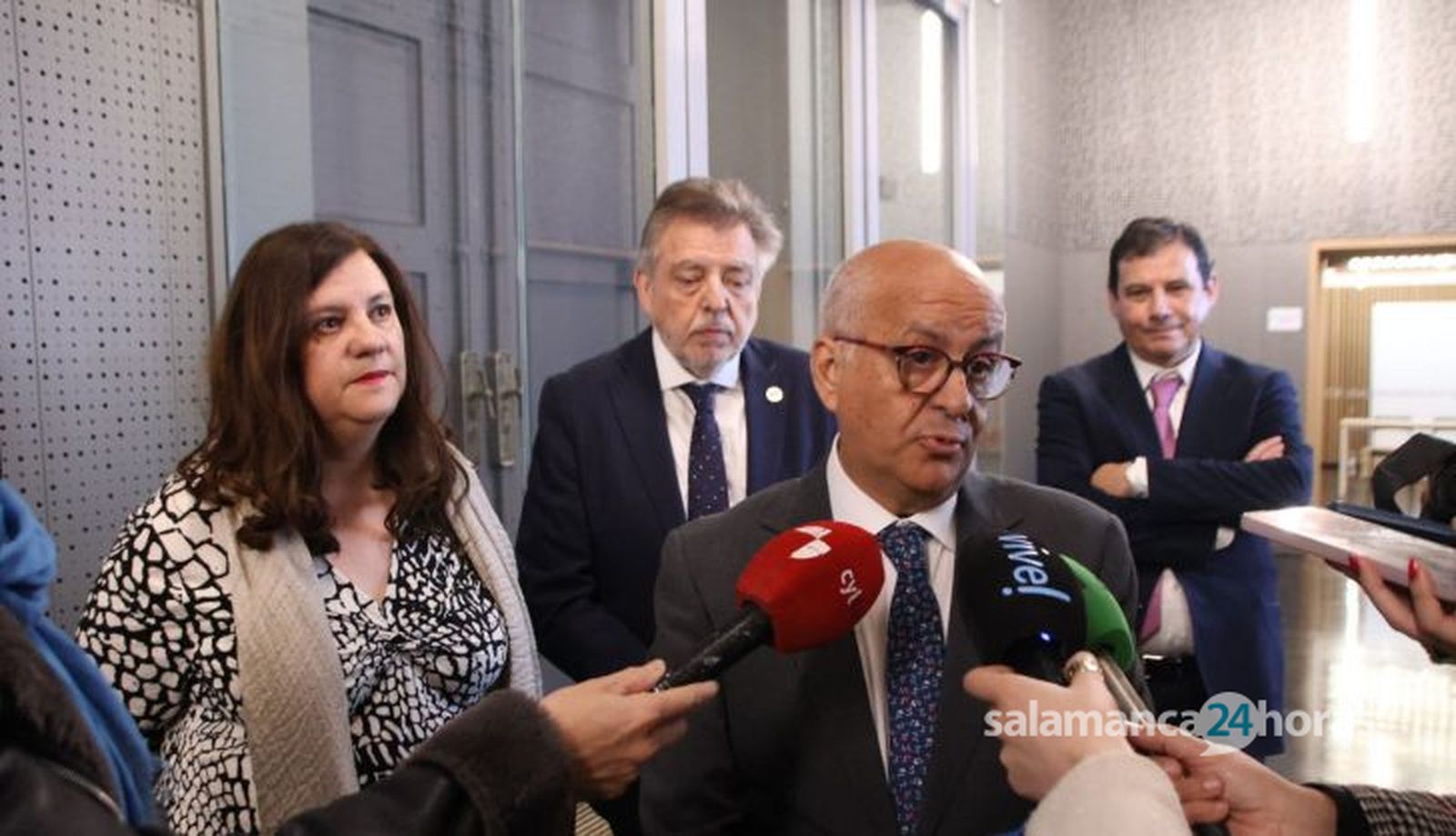 El rector de la Universidad de Salamanca inaugura la jornada de homenaje del centenario de la carrera de Graduado Social