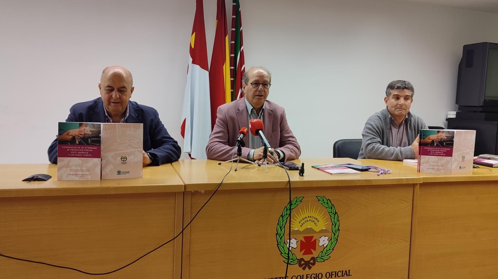 Presentación del libro en el Colegio de Veterinarios