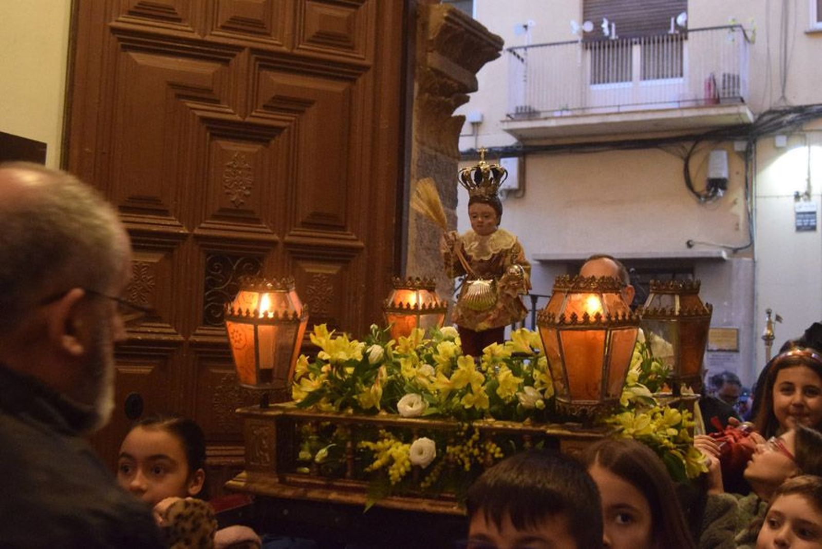 las-candelas-vuelven-a-unir-la-iglesia-de-san-juan-con-la-de-san-vicente-115