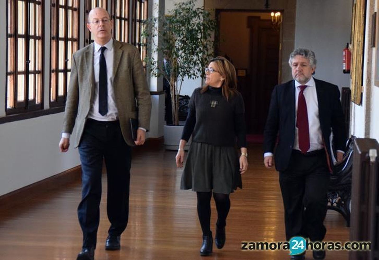 Renfe estudiará adelantar la hora del primer tren a Madrid y pide a los empresarios que exploten la Alta Velocidad