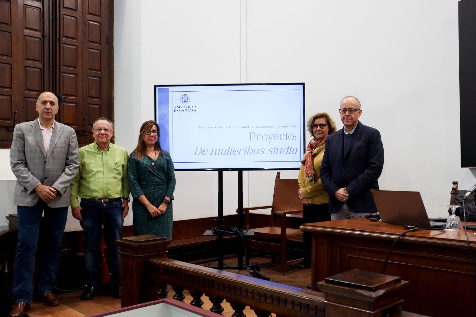 De izquierda a derecha: Ángel Zazo Rodríguez, Modesto Escobar, Tránsito Ferreras, Margarita Becedas y José Miguel Mateos durante la presentación del proyecto a los medios.