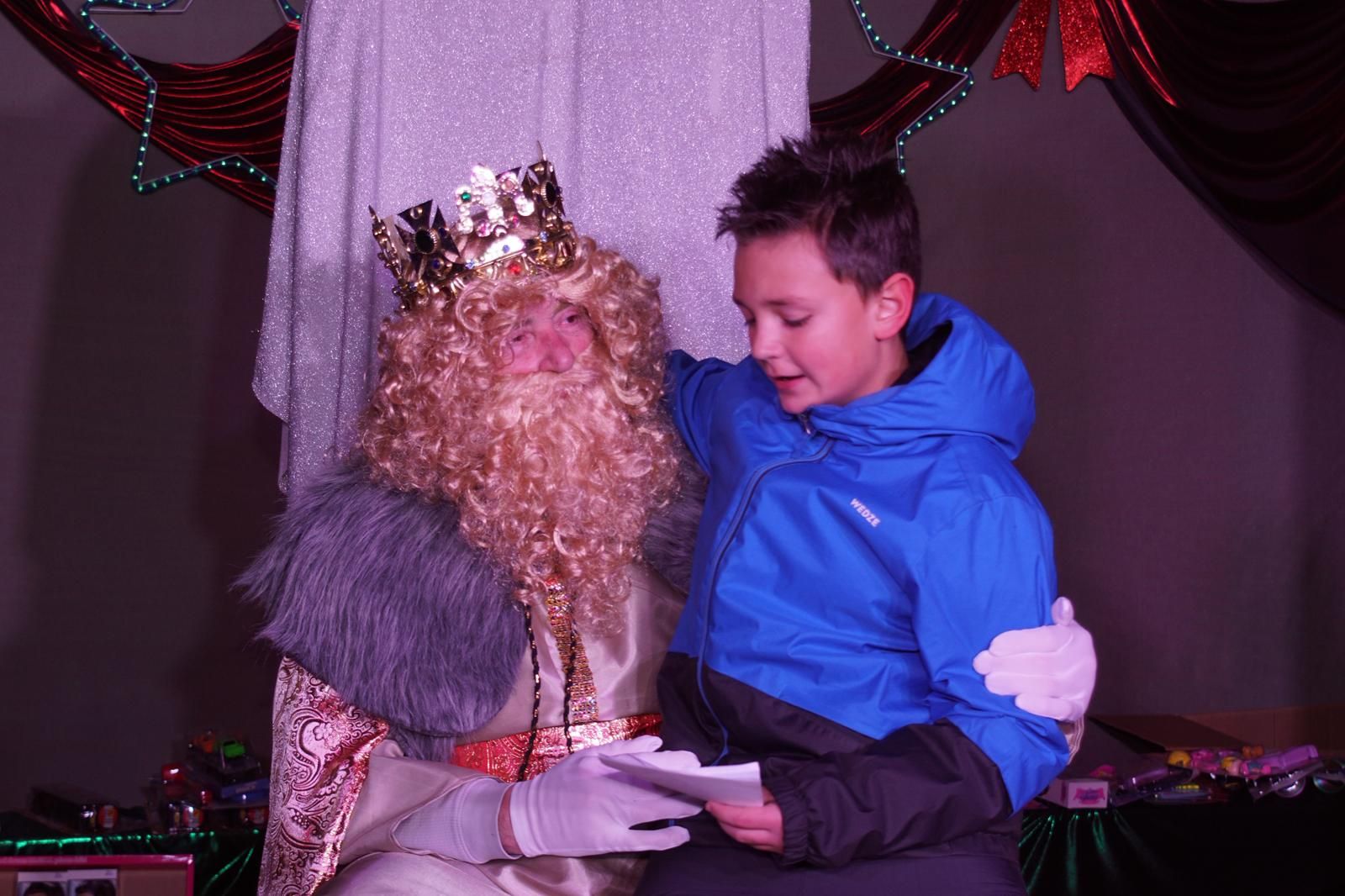 Los Reyes Magos reciben las cartas de los niños de El Encinar