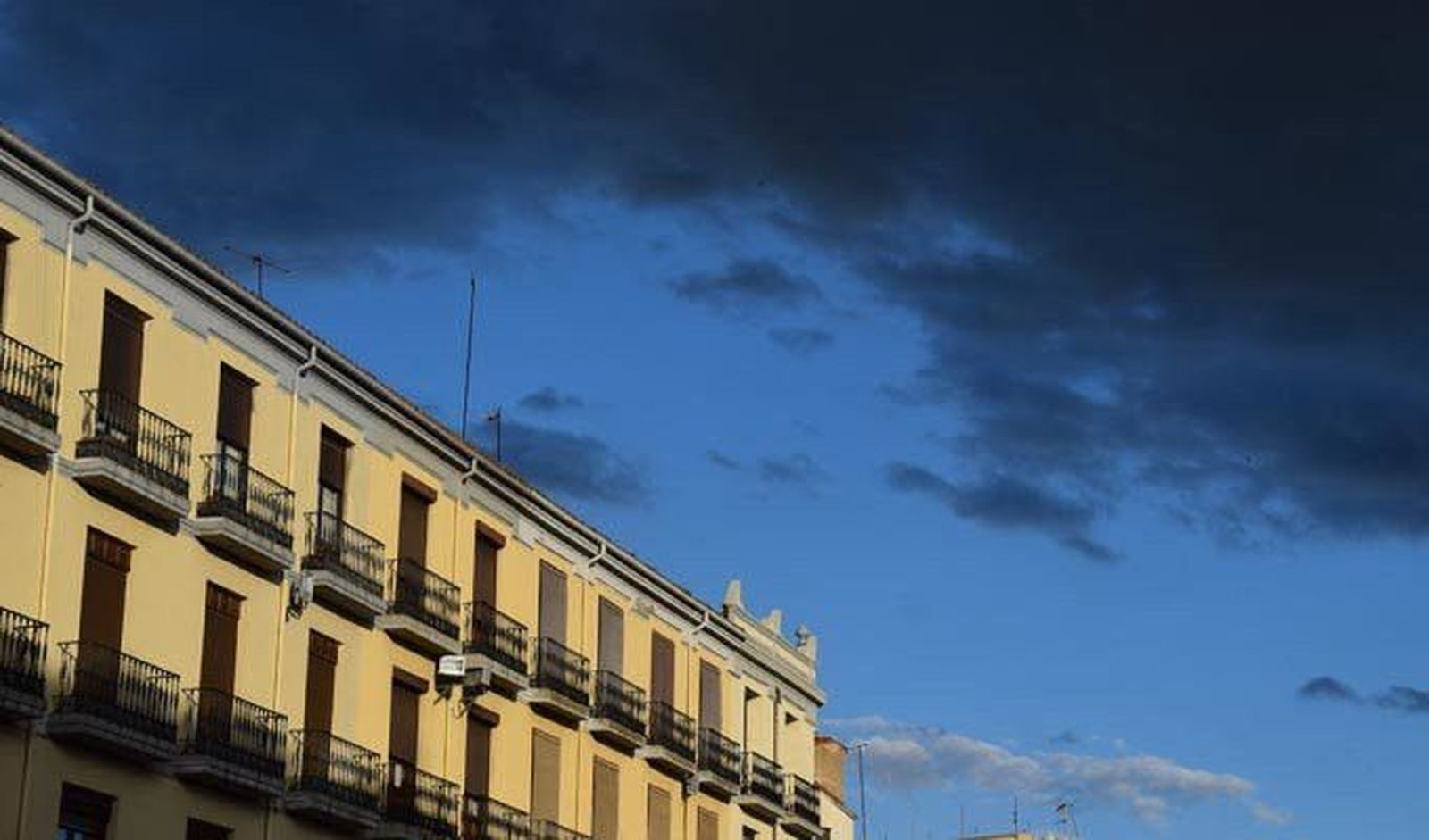 Las lluvias matinales darán paso a una tarde con menor nubosidad