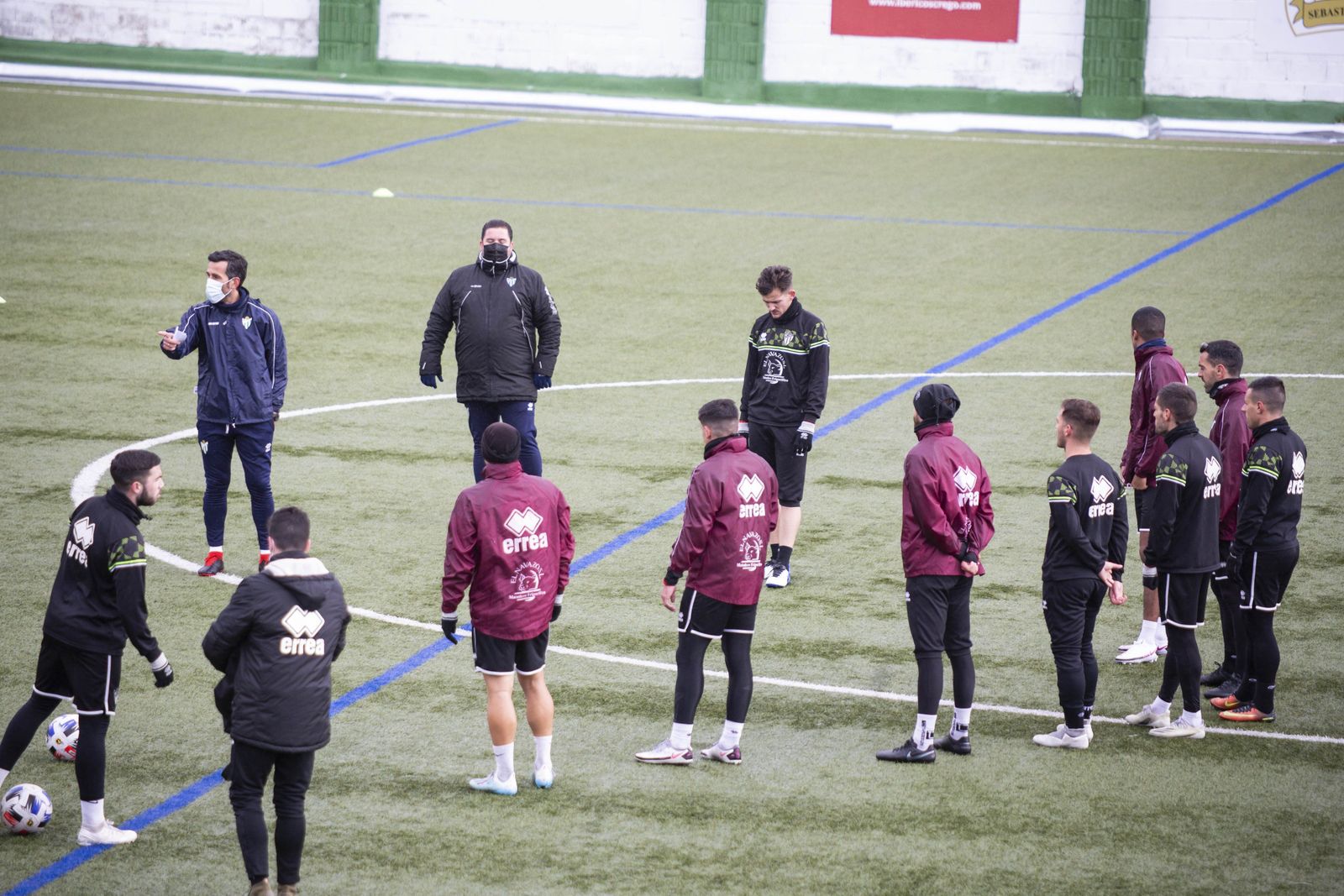 Chuchi Jorqués dirige el último entrenamiento del Guijuelo antes de medirse al Pontevedra | Foto: CD Guijuelo