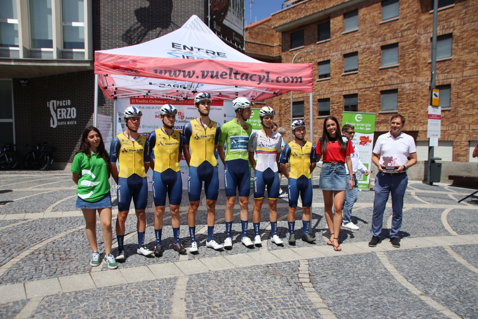Salida II Vuelta Ciclista a Castilla y León Sub-23 y Élite