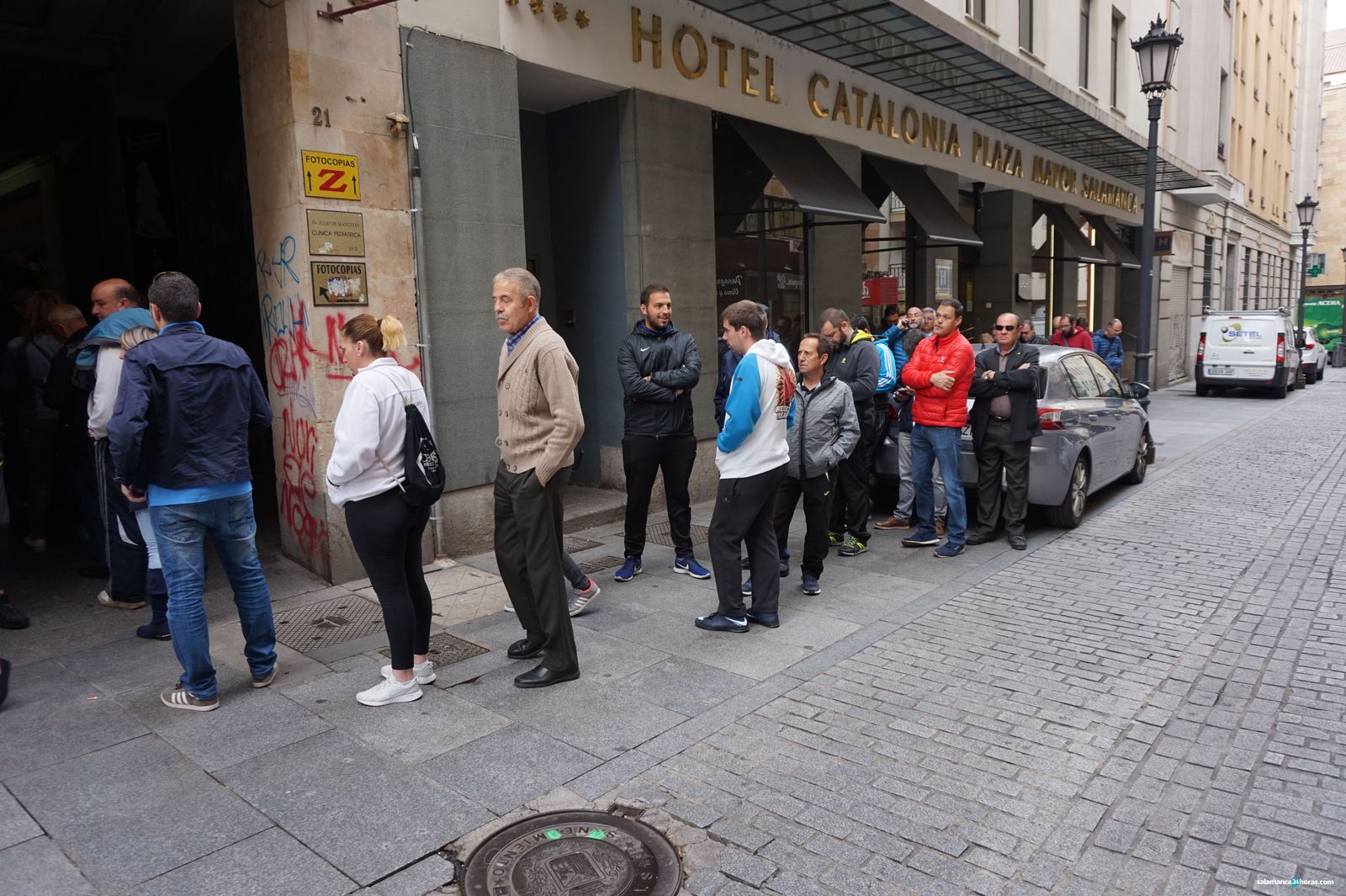 Colas boutique pasaje Plaza Mayor (2)