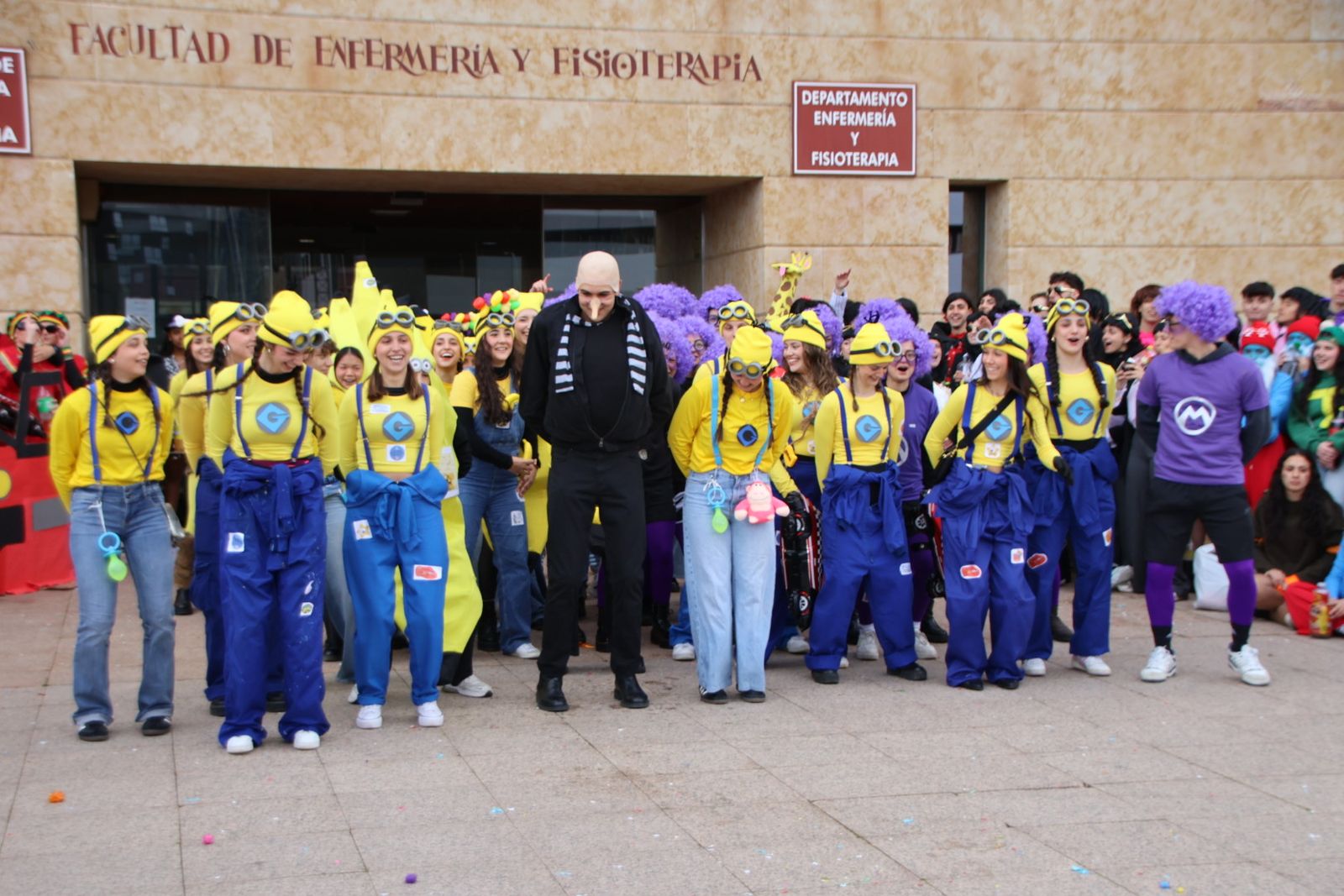 Charanga fiestas Enfermería y Fisioterapia USAL