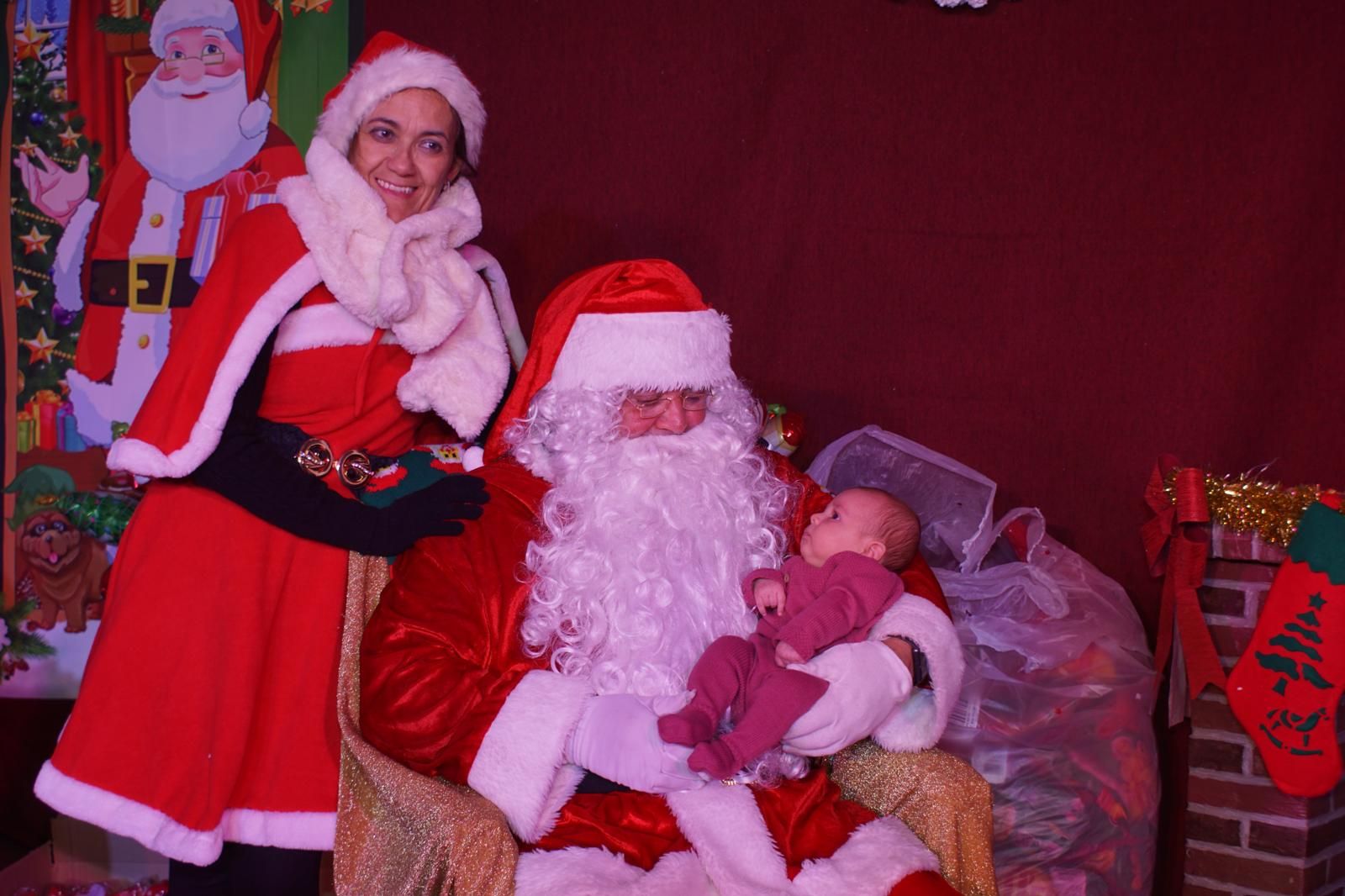 El Encinar recibe la visita de Papa Noel