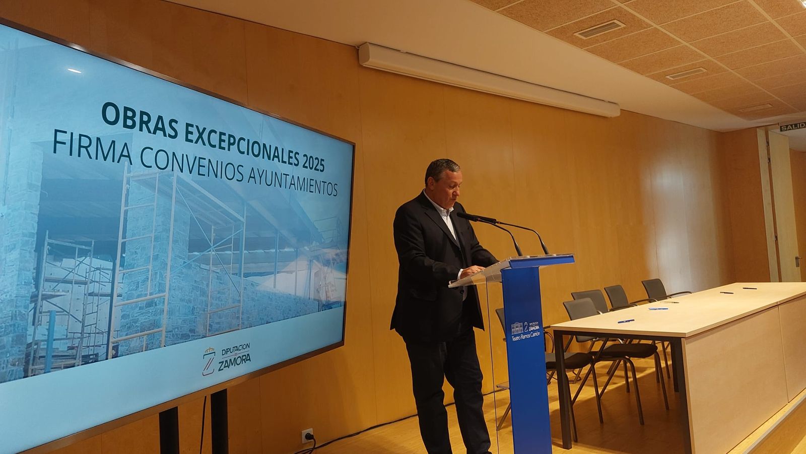 Firma de convenios de obras excepcionales