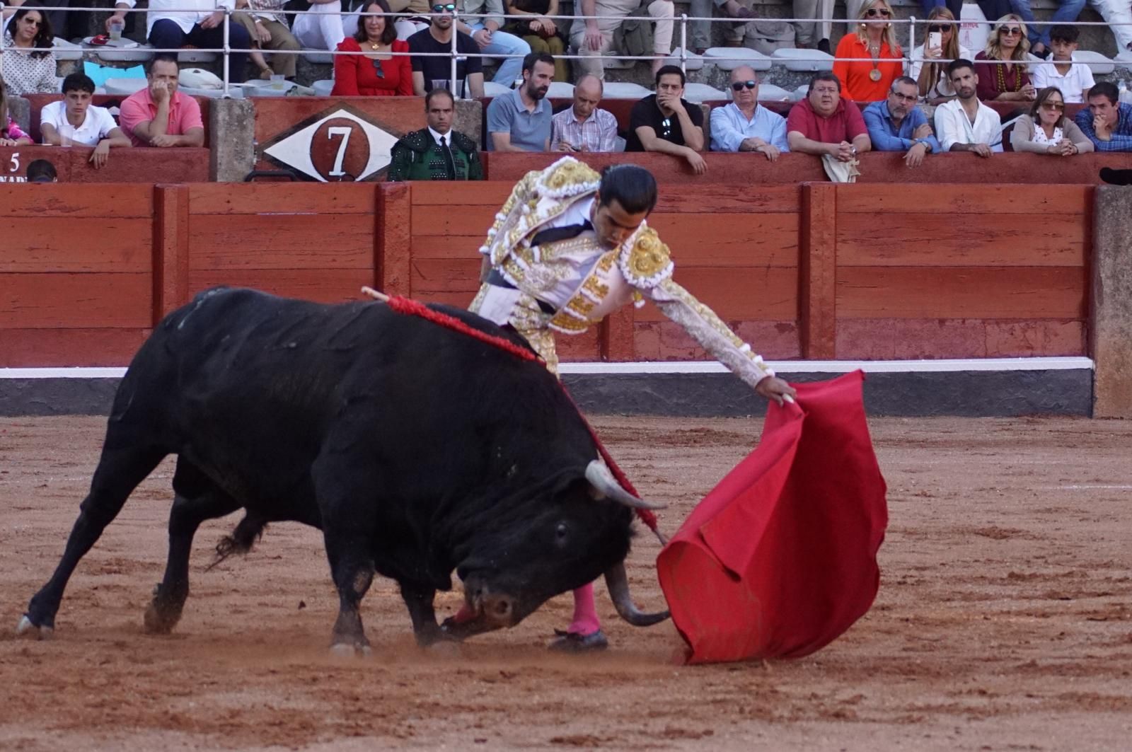 Presencia salmantina por partida doble en la primera corrida de la feria: Damián Castaño e Ismael Martín junto al mexicano Diego San Román