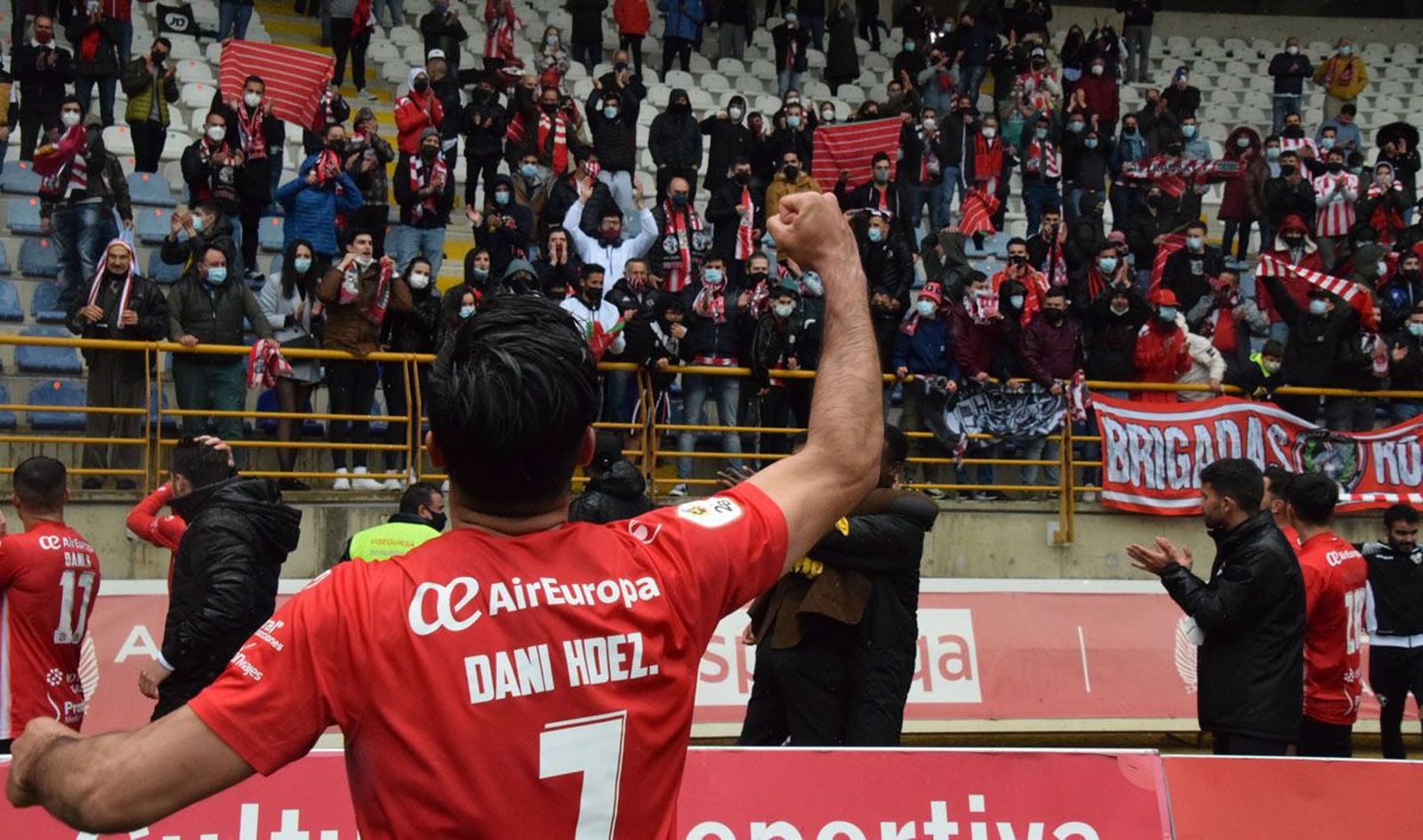 Dani Hernández celebra la victoria en León