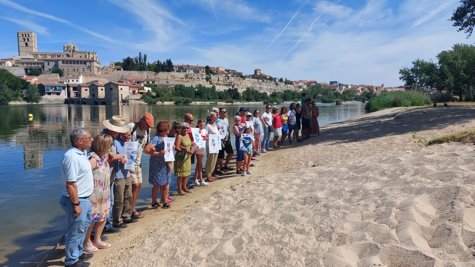 cadena-humana-por-el-agua-en-los-pelambres-8