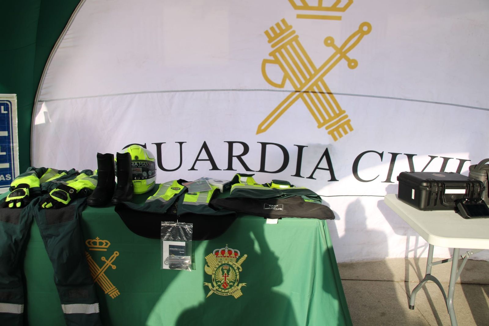 Así es el dispositivo de seguridad de la Guardia Civil en una etapa de La Vuelta