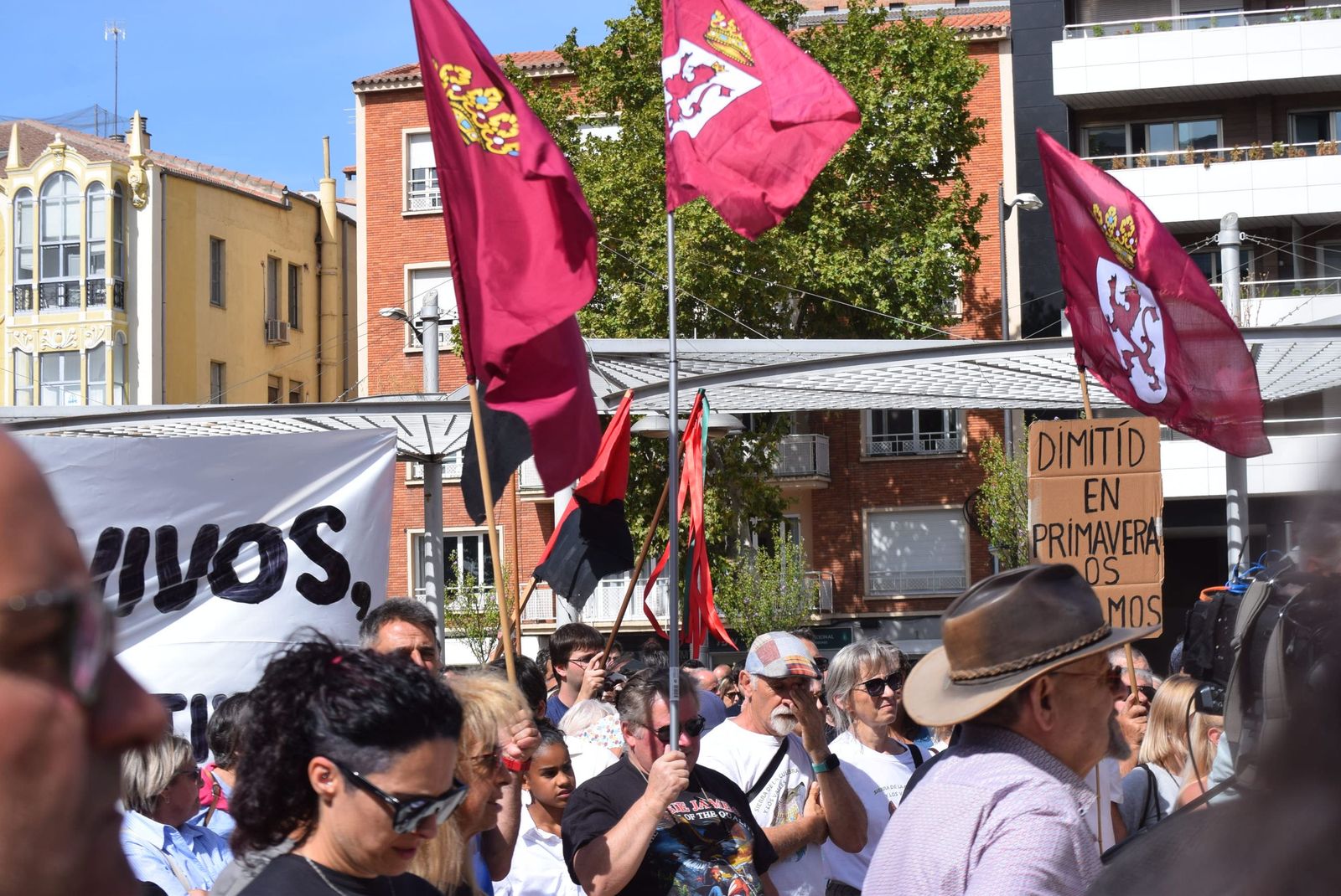 Concentración para reclamar "respeto y justicia" para Zamora tras los incendios