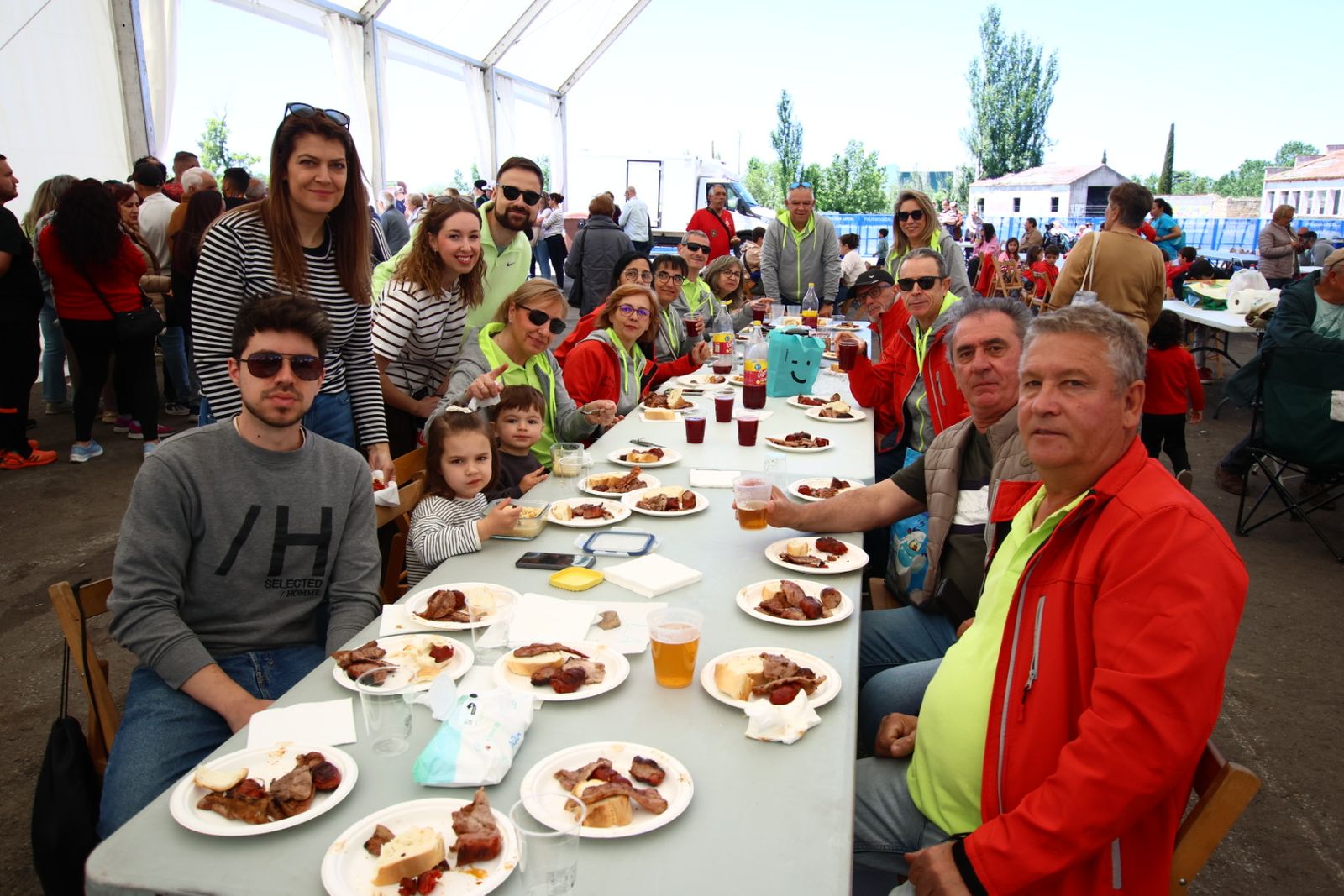 Villamayor de la Armuña vive un gran sábado con su tradicional comida popular