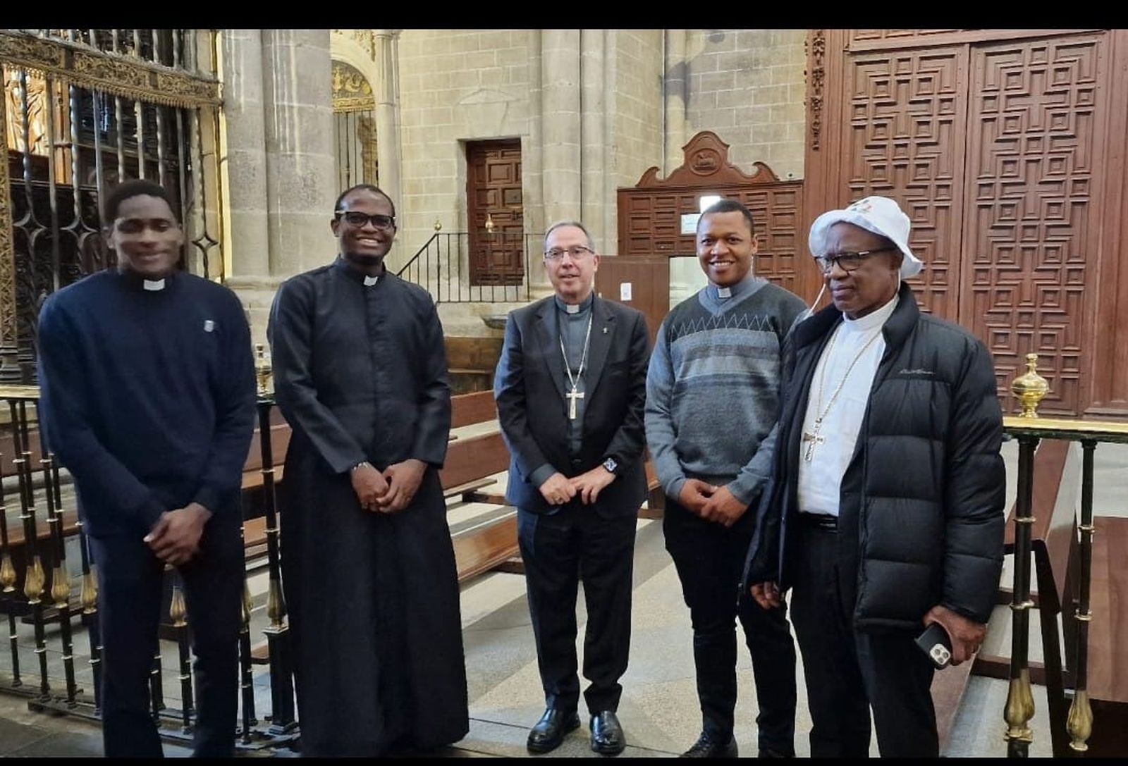 El arzobispo nigeriano, Valerian Maduka Okeke, visita Zamora