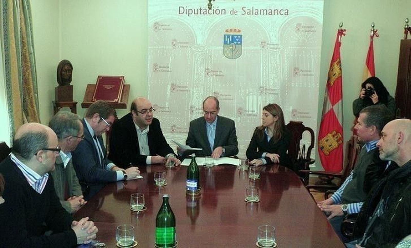 La Diputación apoya los argumentos de la comisión para suprimir los peajes lusos