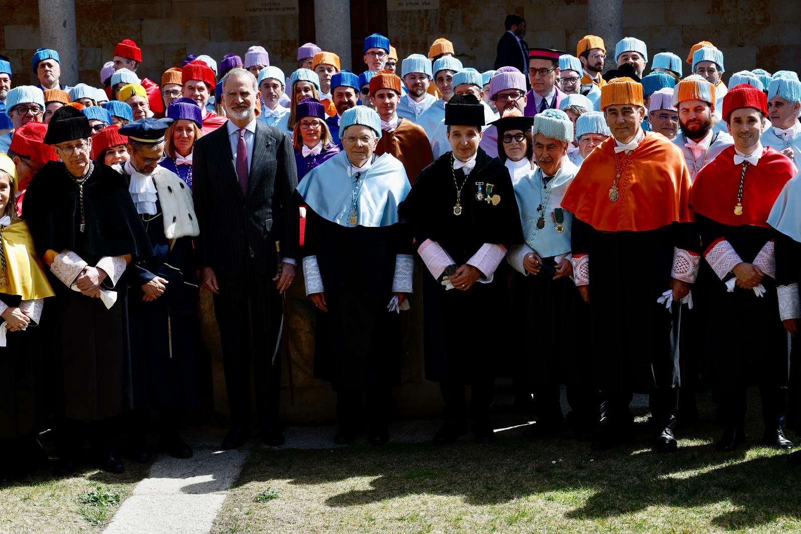 Su Majestad el Rey Felipe VI ha presidido este jueves, acompañado por el rector de la Universidad de Salamanca, Juan Manuel Corchado, y el presidente del Consejo Social de la USAL y presidente de Iberdrola, Ignacio Galán,  el Honoris Causa