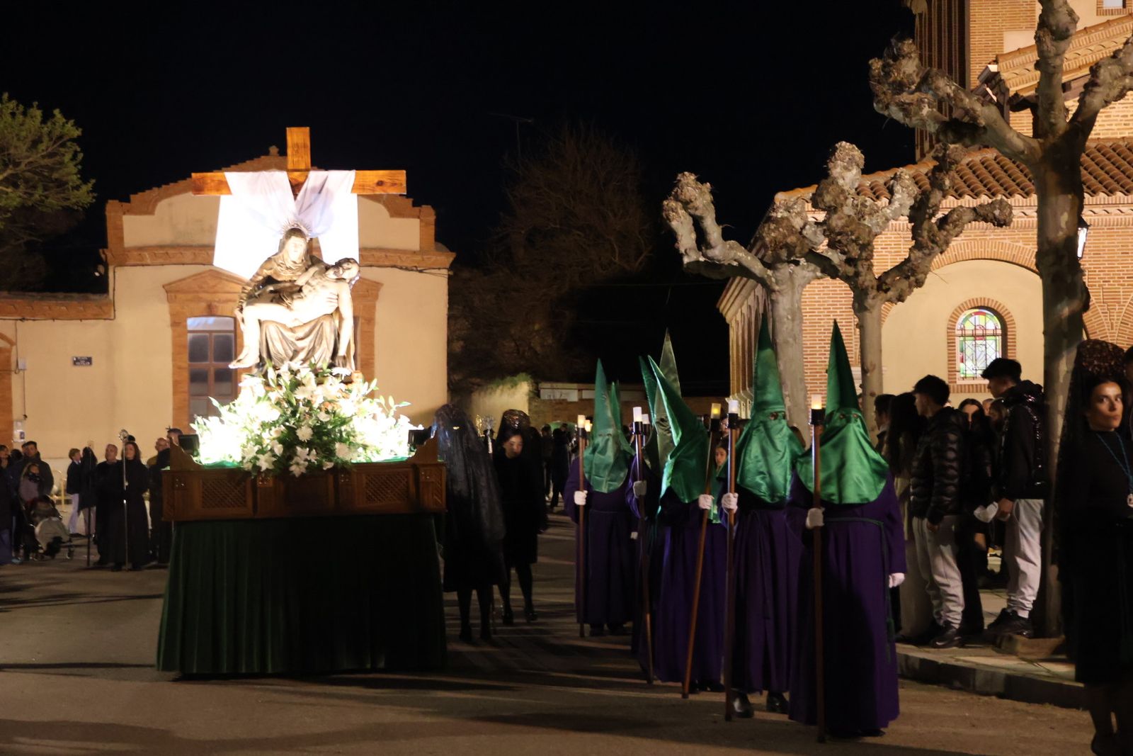 Revive en imágenes la procesión del Silencio en Villalpando