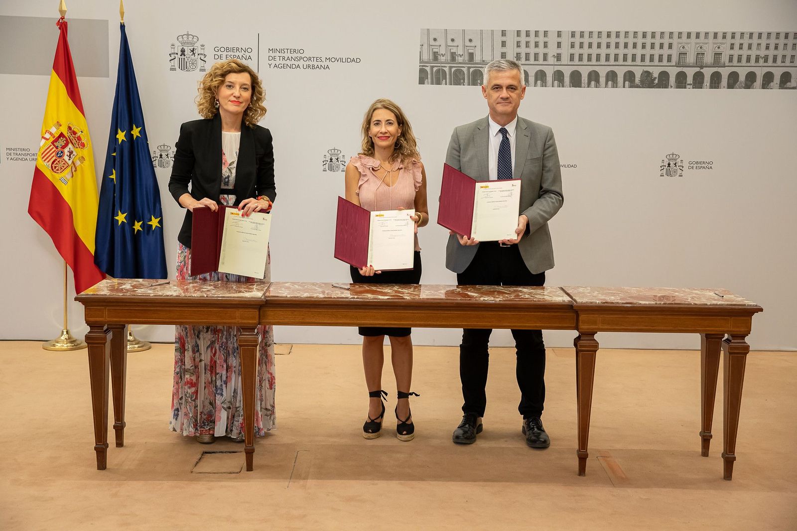 Junta y Gobierno formalizan el convenio para la ejecución del Plan de Vivienda Junta y Gobierno formalizan el convenio para la ejecución del Plan de Vivienda