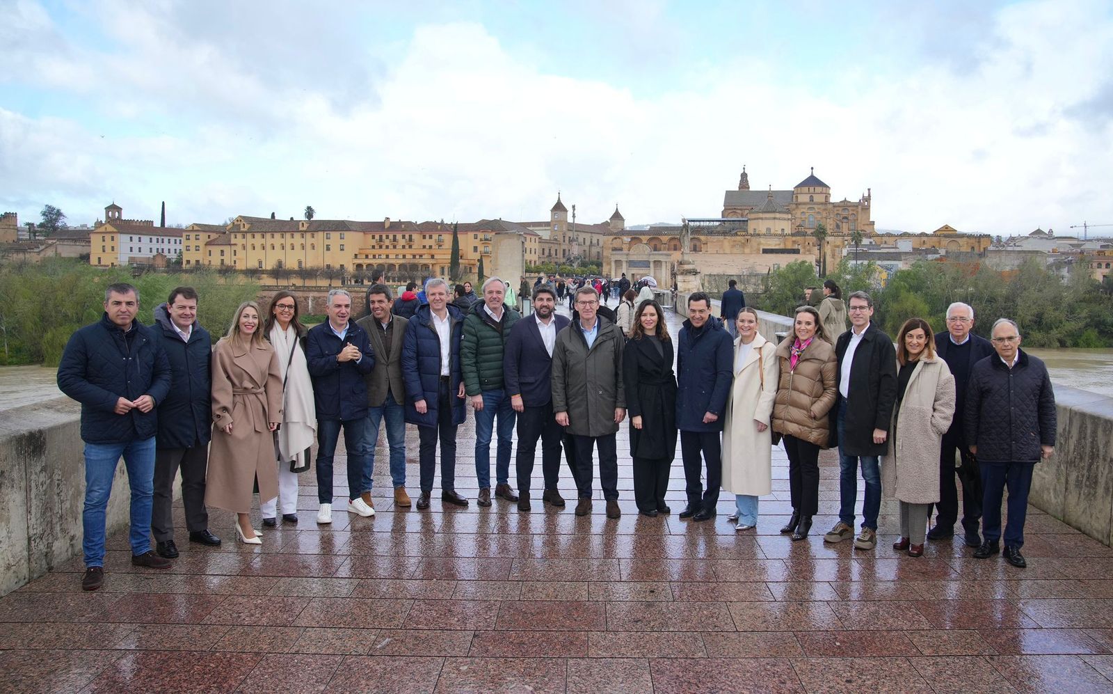 Feijoó se reúne en Córdoba con los presidentes autonómicos. ICAL