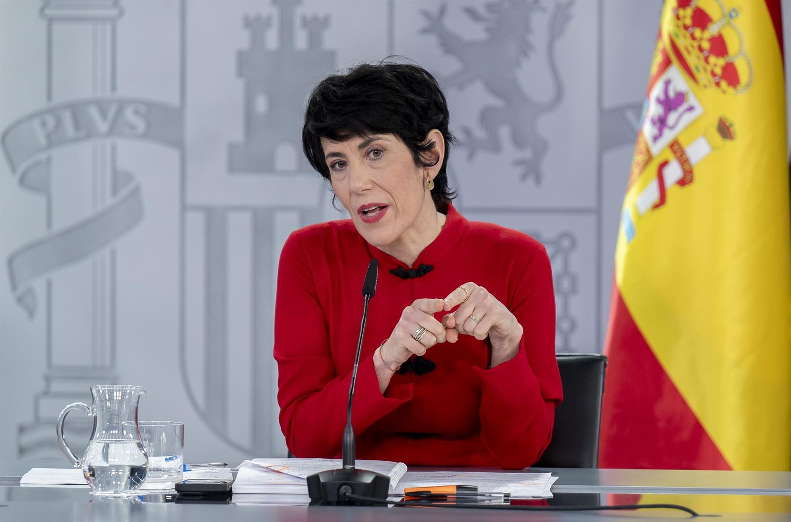 La ministra de Seguridad Social, Inclusión y Migraciones y nueva portavoz del Gobierno, Elma Saiz, durante una rueda de prensa posterior al Consejo de Ministros, en el Palacio de la Moncloa, a 23 de diciembre de 2025, en Madrid (España). -