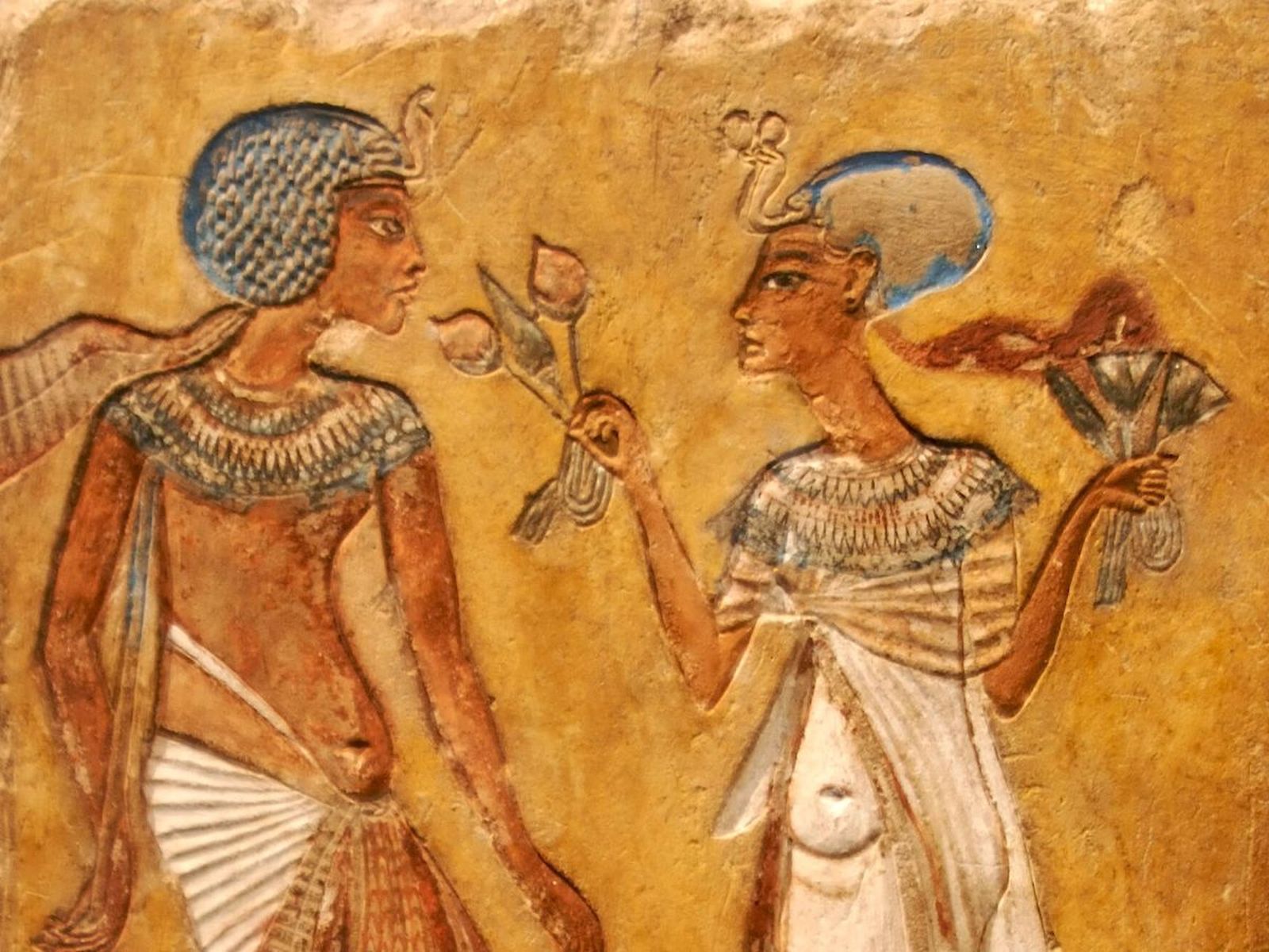 Relieve que muestra a una pareja real. Museo Egipcio, El Cairo.