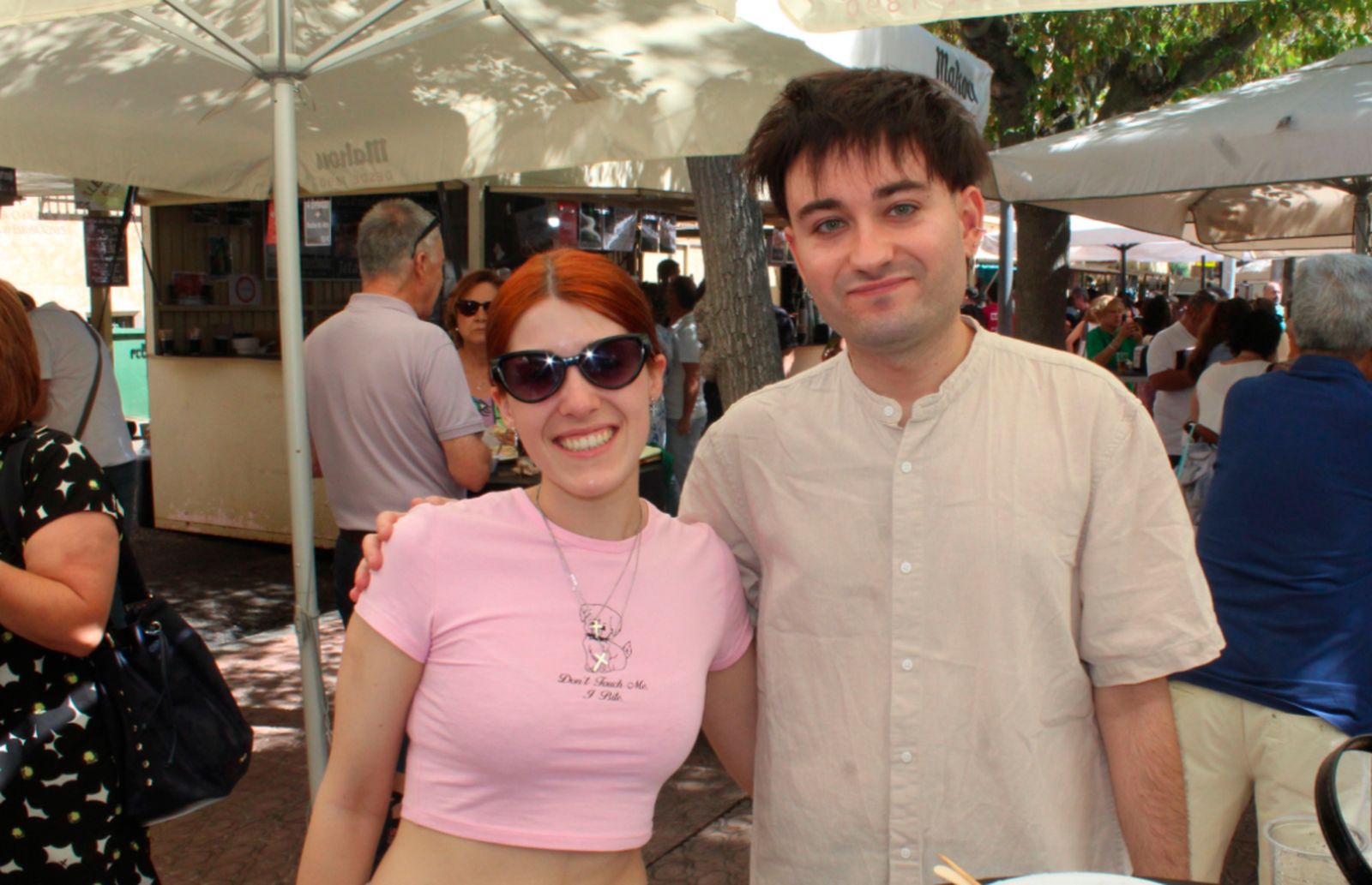 Ambiente en la Feria de Día en el mediodía de este