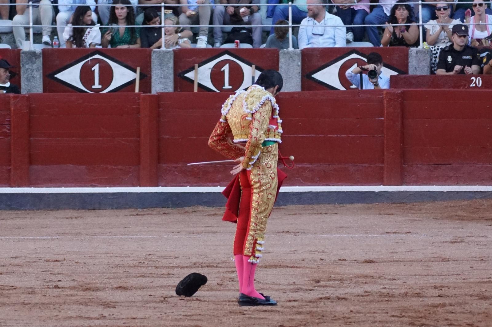 Emilio de Justo, Juan Ortega y Roca Rey inauguran el cartel de figuras en la feria de Salamanca: la corrida de Garcigrande en imágenes