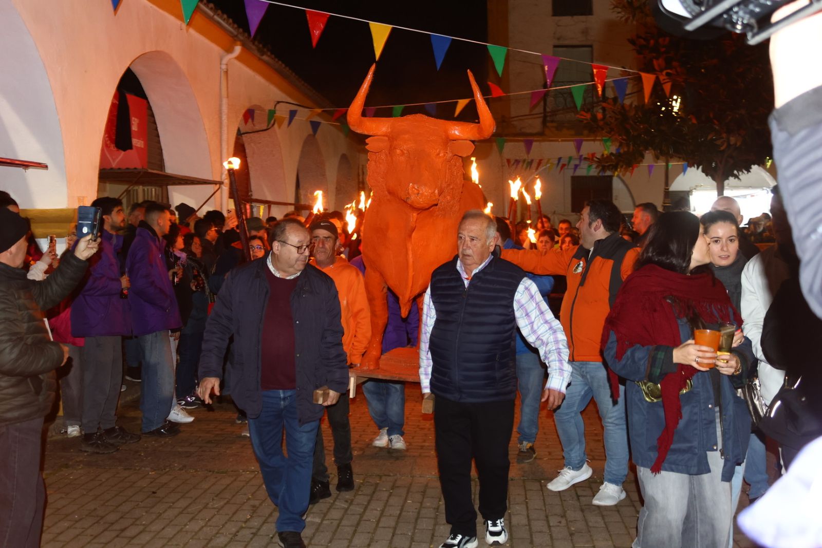 Pasacalles de cenizos en el Carnaval del Toro de Ciudad Rodrigo 2026