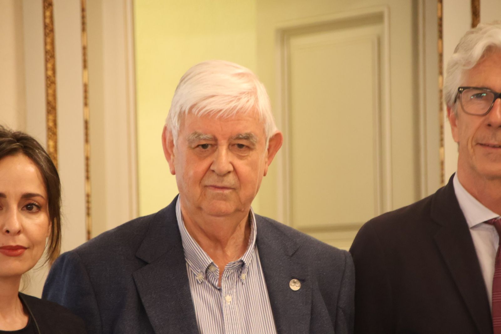 El alcalde de Salamanca, Carlos García Carbayo, preside la reunión del Jurado de Honores y Distinciones