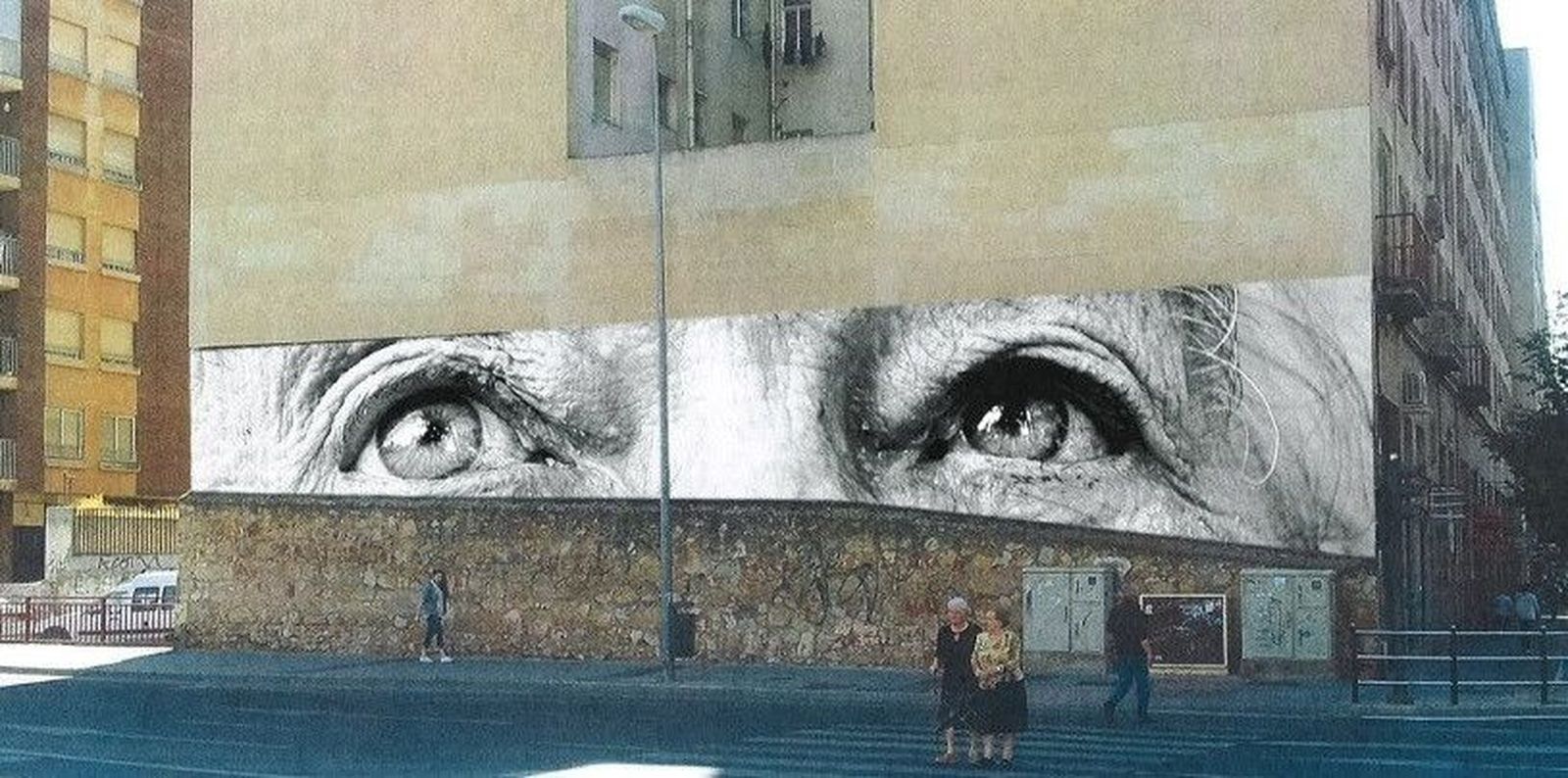 Imagen de un grafiti situado en la calle Túnel de la Televisión