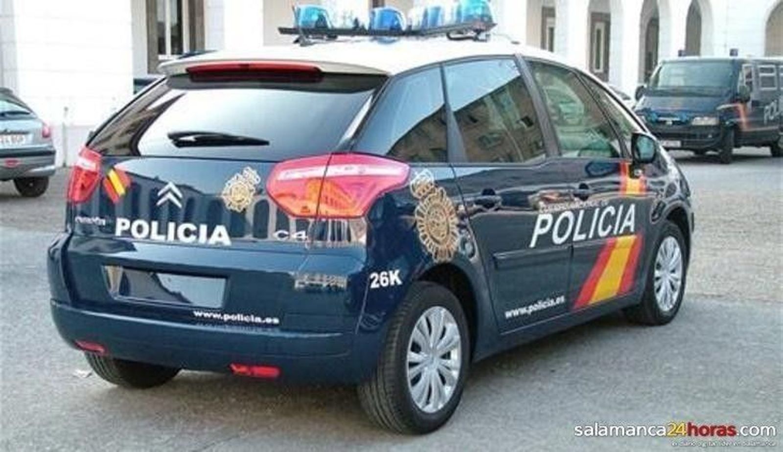 Detenidos dos varones con antecedentes por intentar acceder por un butrón a un garaje