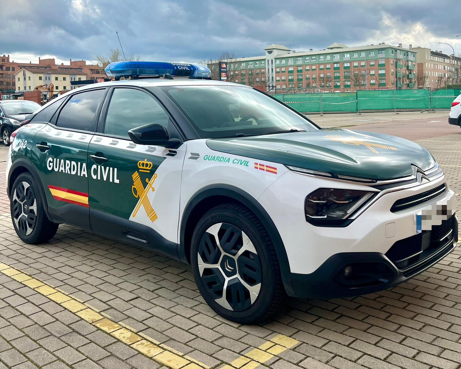 Coche de la Guardia Civil en la Comandancia de Salamanca
