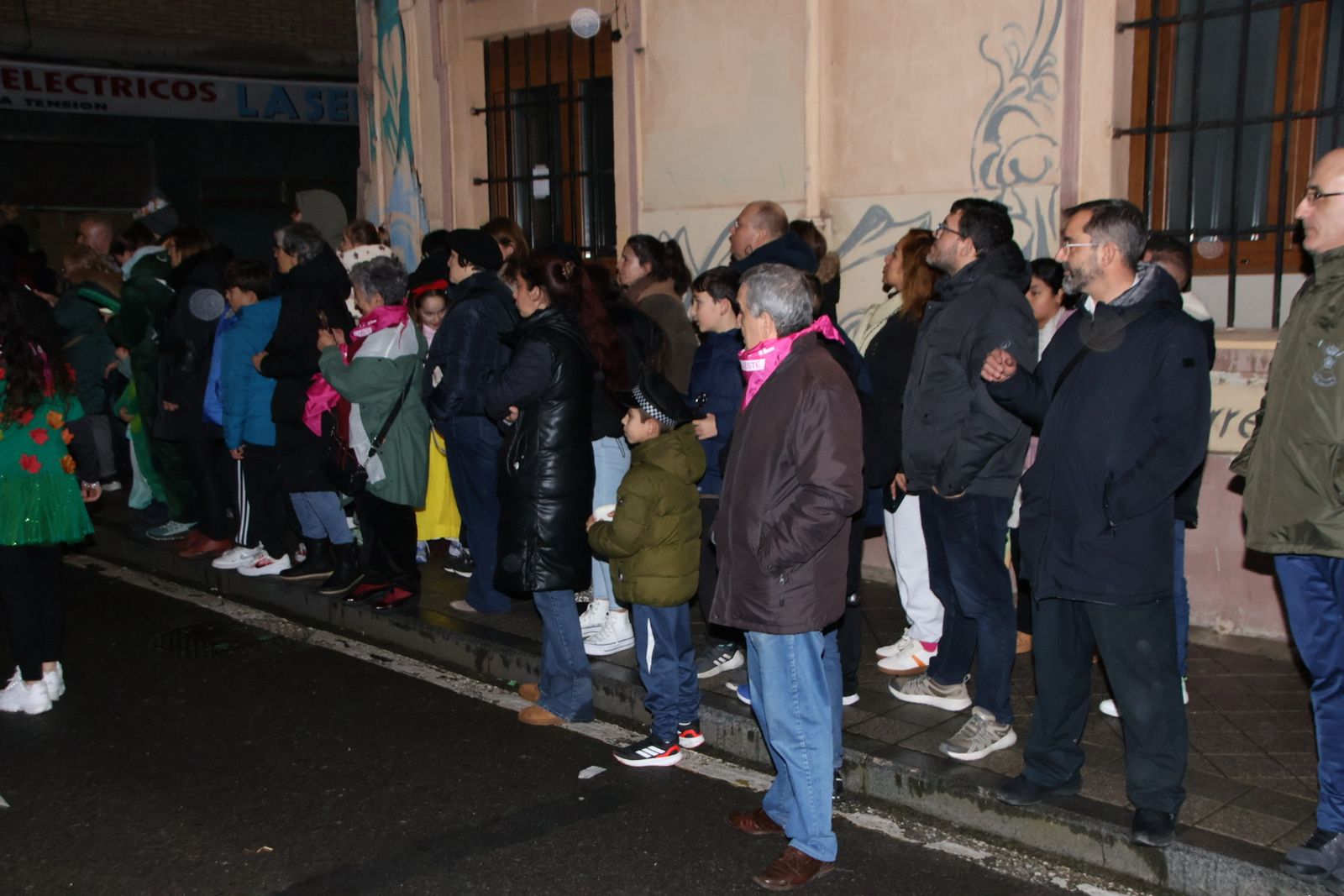 Desfile de disfraces con pasacalles a cargo de Blocco Charr