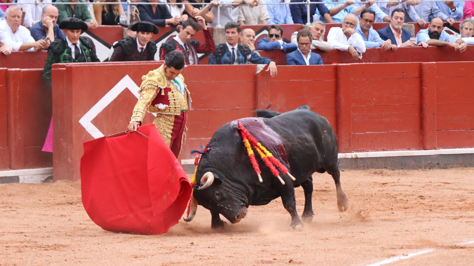 Morante de la Puebla ante su segundo toro de García Jiménez